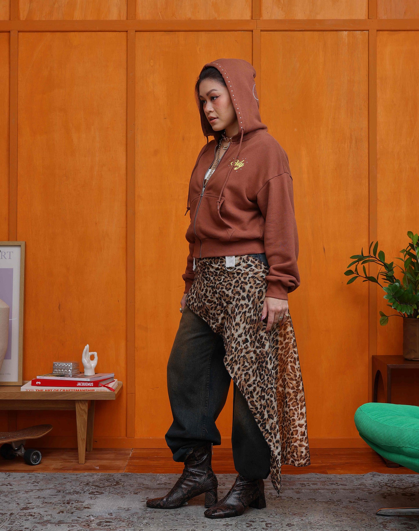Asly Aura Hoodie in Brown