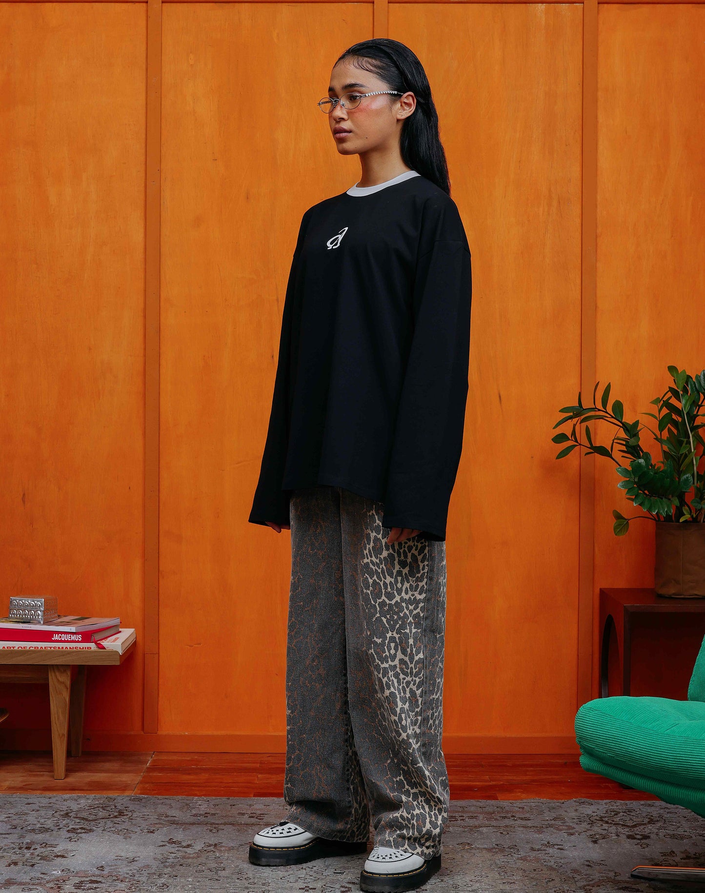 Asly Aura Basic in Black Long Sleeve
