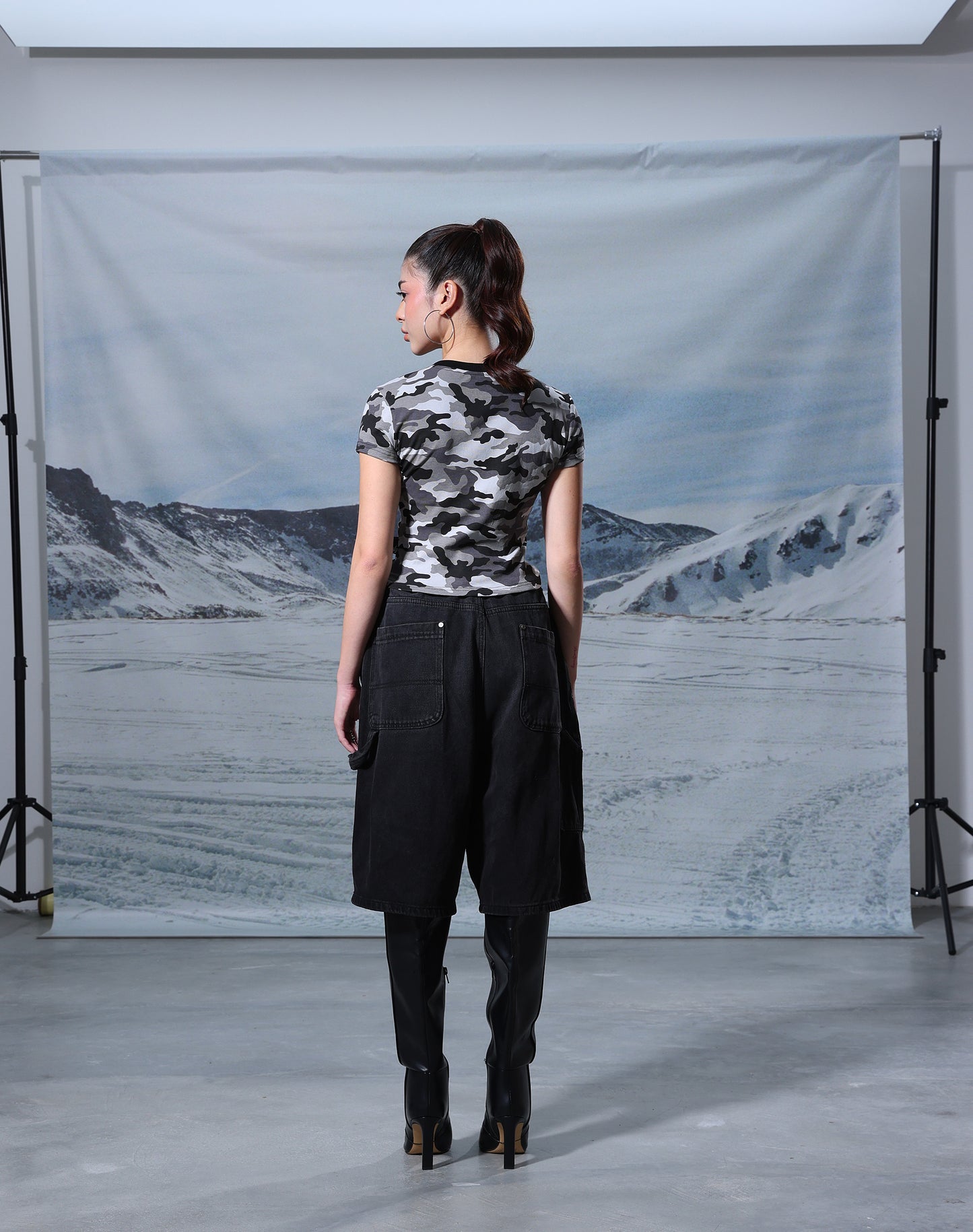 “Basic” Camou In Grey Baby Tee