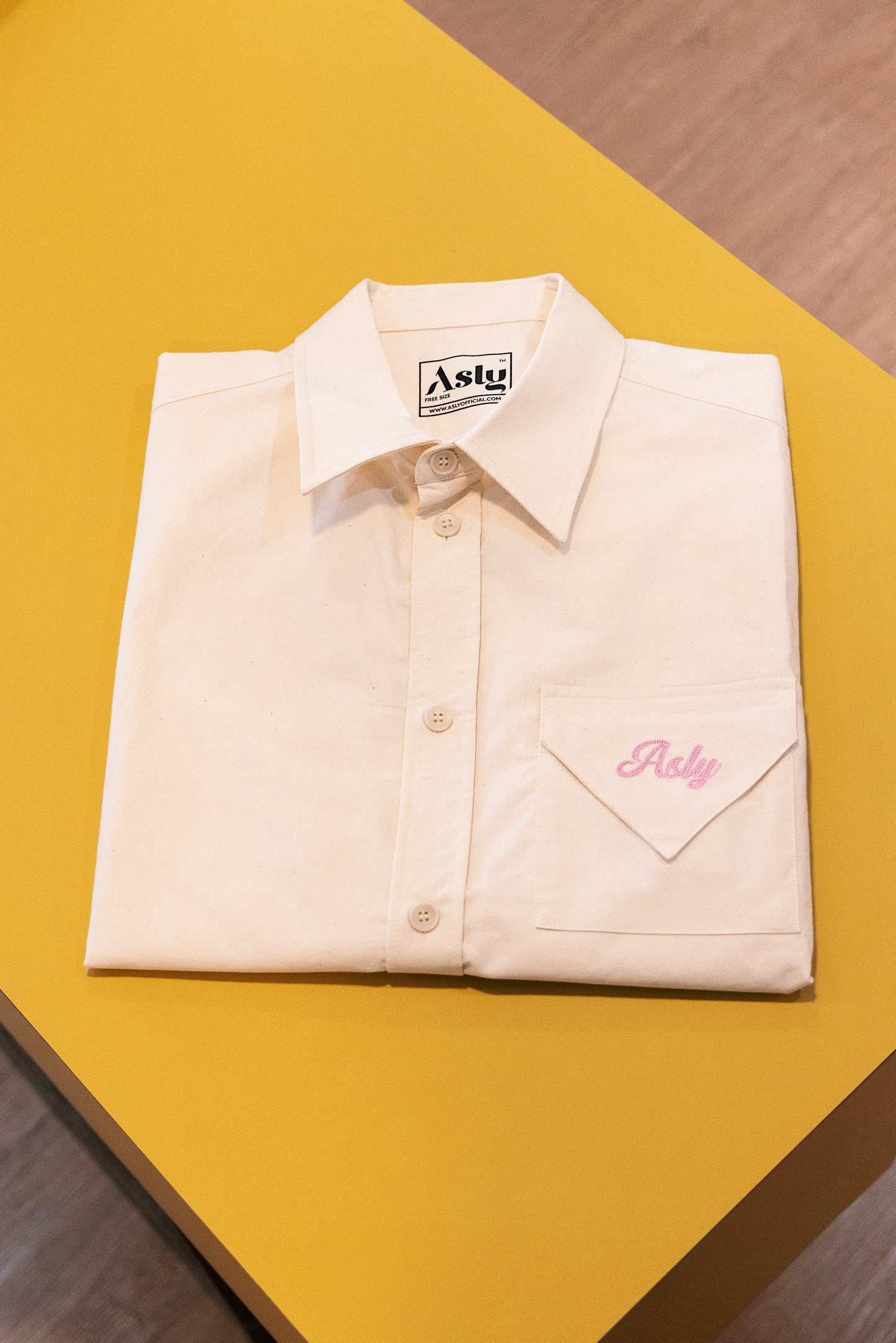 “Letter To Mom” Collar Box Shirt in Milky White