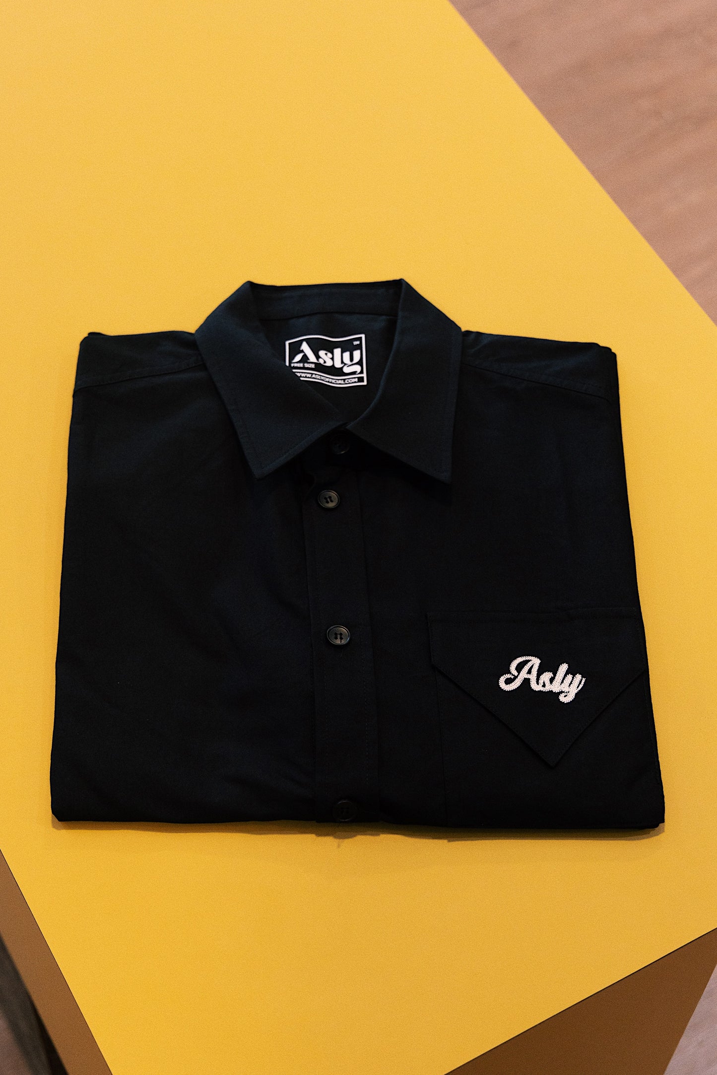 “Letter To Mom” Collar Box Shirt in Black