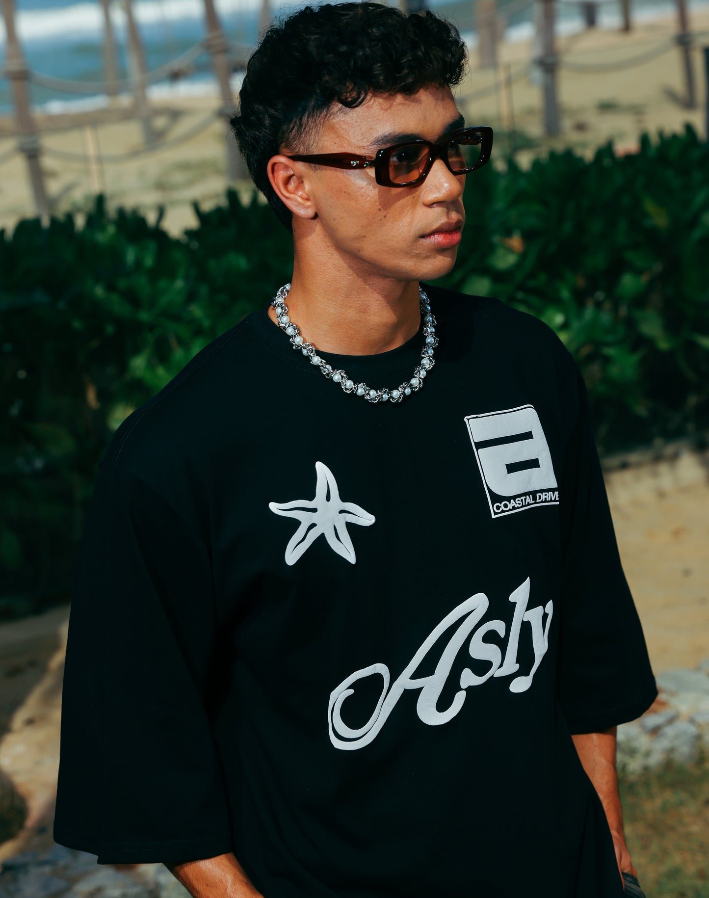 Asly Resort Coastal Noir in Short Sleeve